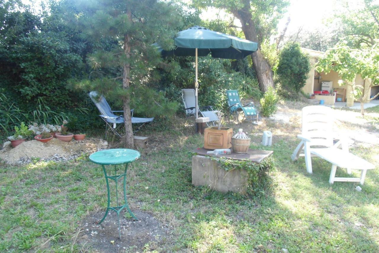 B&B Le Petit Frigouye Rochefort-du-Gard Eksteriør bilde